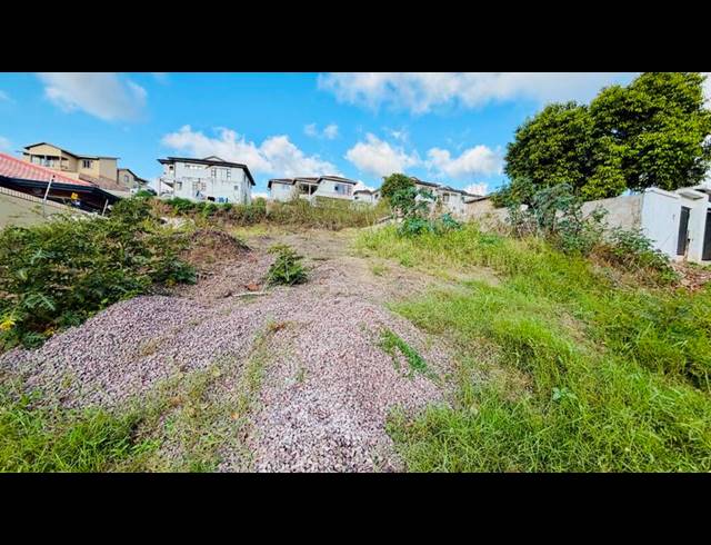 LAND FOR SALE IN UMKUMBAAN
